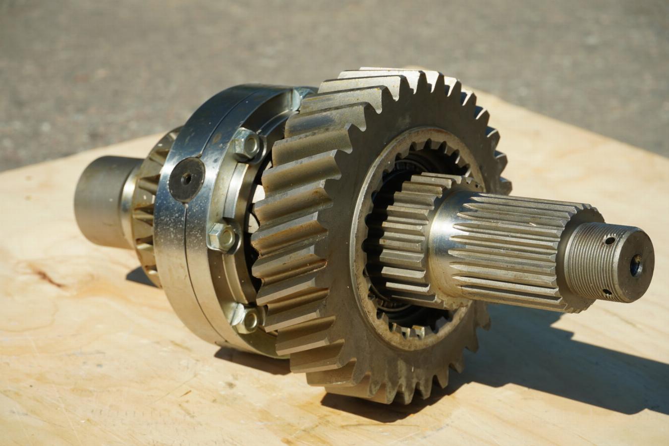 Дифференциал межосевой среднего моста z=33зуб. МАЗ 6430-2506010-020