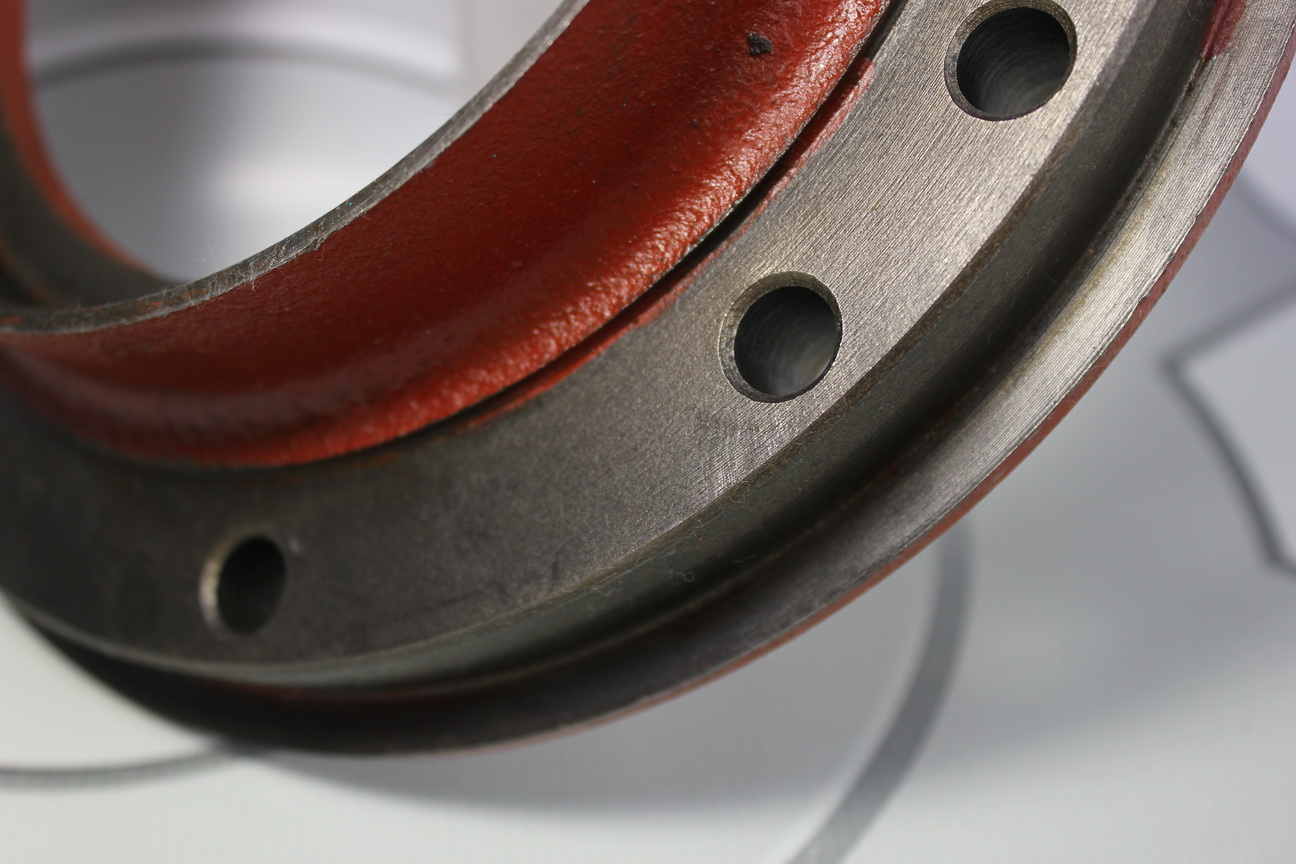 Крышка ступицы задней под АБС голая MAZ 543266-3104036