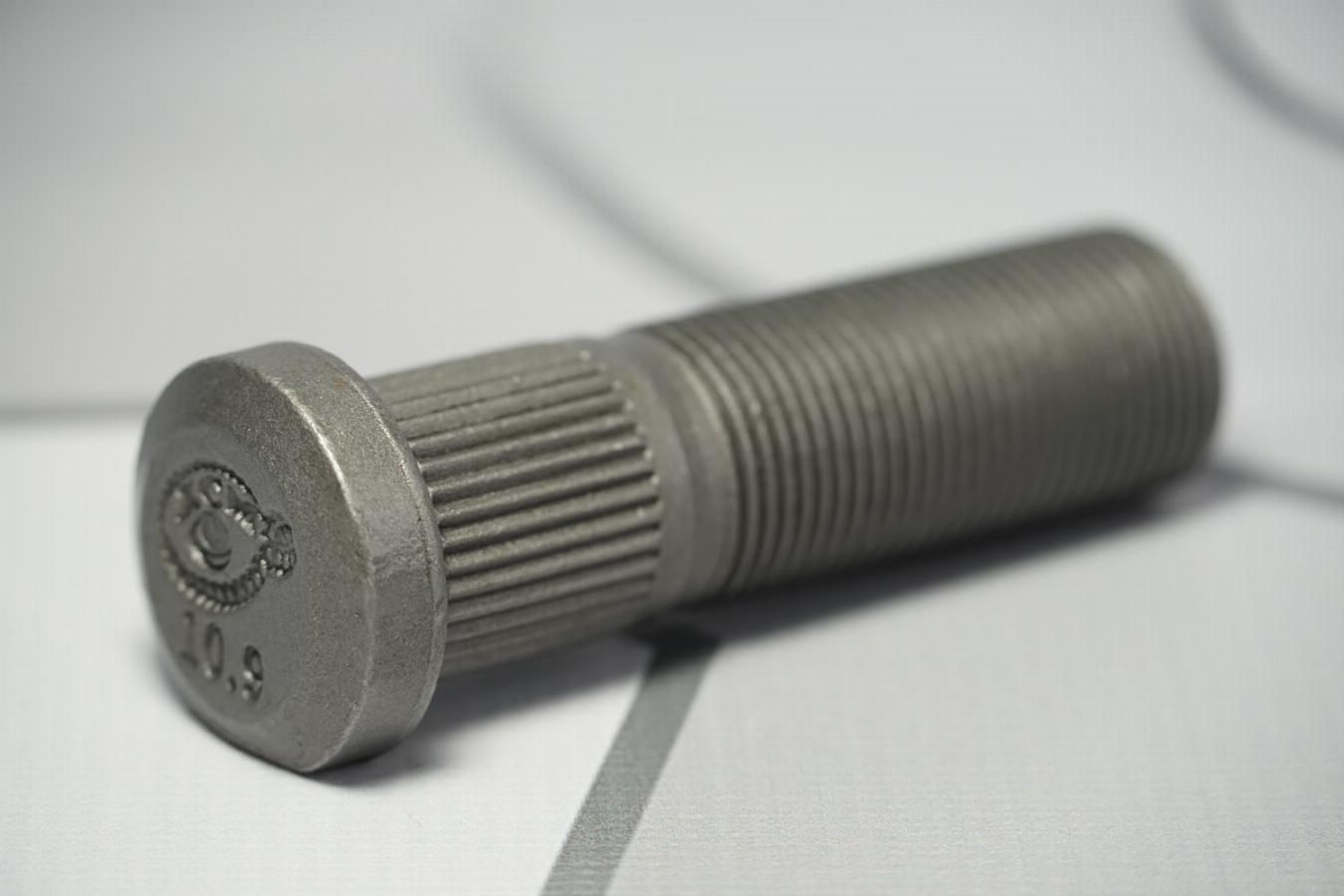 Шпилька М20*1.5*70 колеса заднего ГАЗ-3310 Валдай 3310-3104018