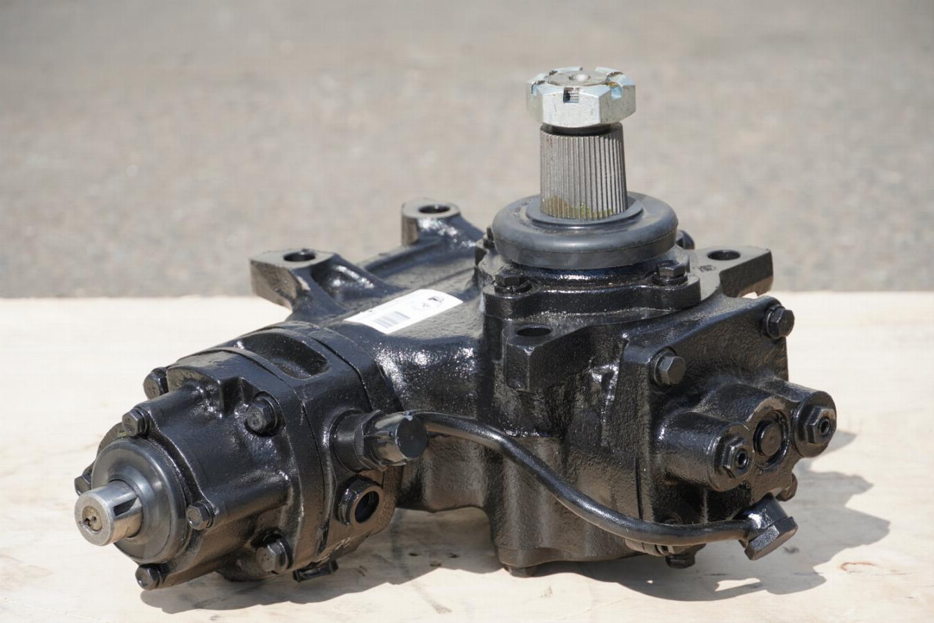 Механизм рулевой с распределителем (сошка справа) МАЗ 64221-3400010-10