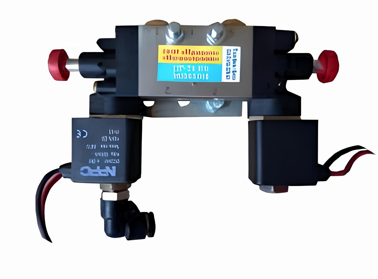 Клапан 24V механизма открывания двери с фитингами МАЗ-103/206 ПР-24-КК