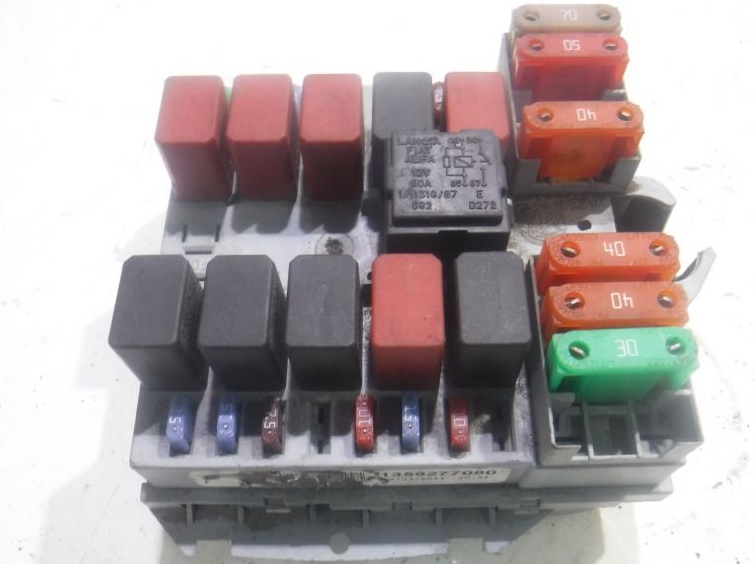 Блок предохранителей флажковых в сборе FIAT (уценка) 1359277080у